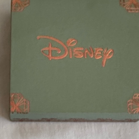 DISNEY CLASSICS 3 PAIR HEART MINNIE MOUSE EARRING SET - Picture 3 of 5